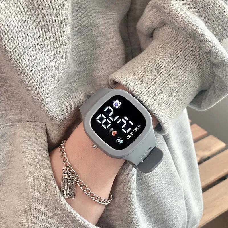 Relógio Digital Esportivo LED para Homens e Mulheres, Mostrador Quadrado Grande, À Prova d'Água, Pulseira de Silicone, Relógio Eletrônico para Homens. - TendTuddo