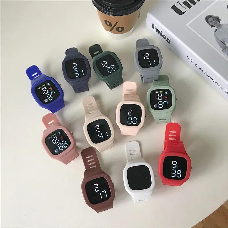 Relógio Digital Esportivo LED para Homens e Mulheres, Mostrador Quadrado Grande, À Prova d'Água, Pulseira de Silicone, Relógio Eletrônico para Homens. - TendTuddo